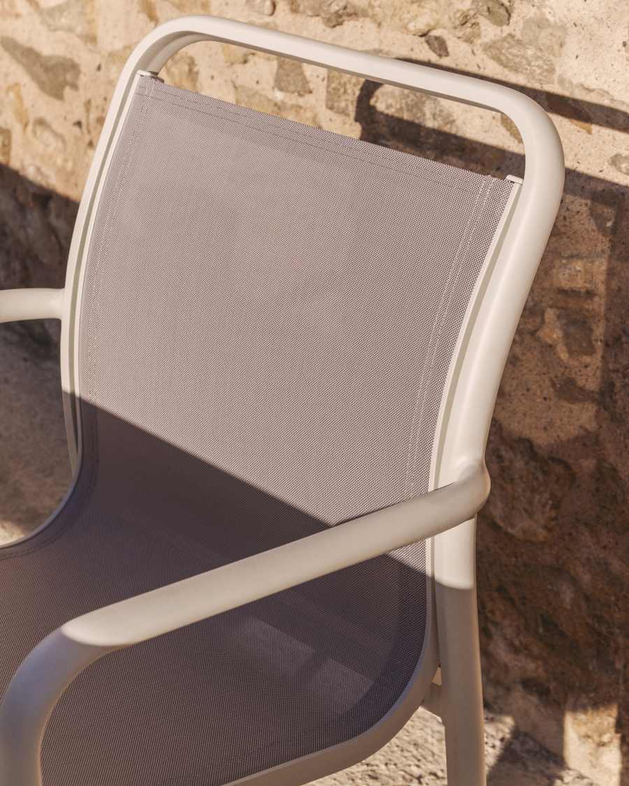 Στοιβαζόμενη καρέκλα Luri από ακατέργαστο αλουμίνιο & μπεζ texteline