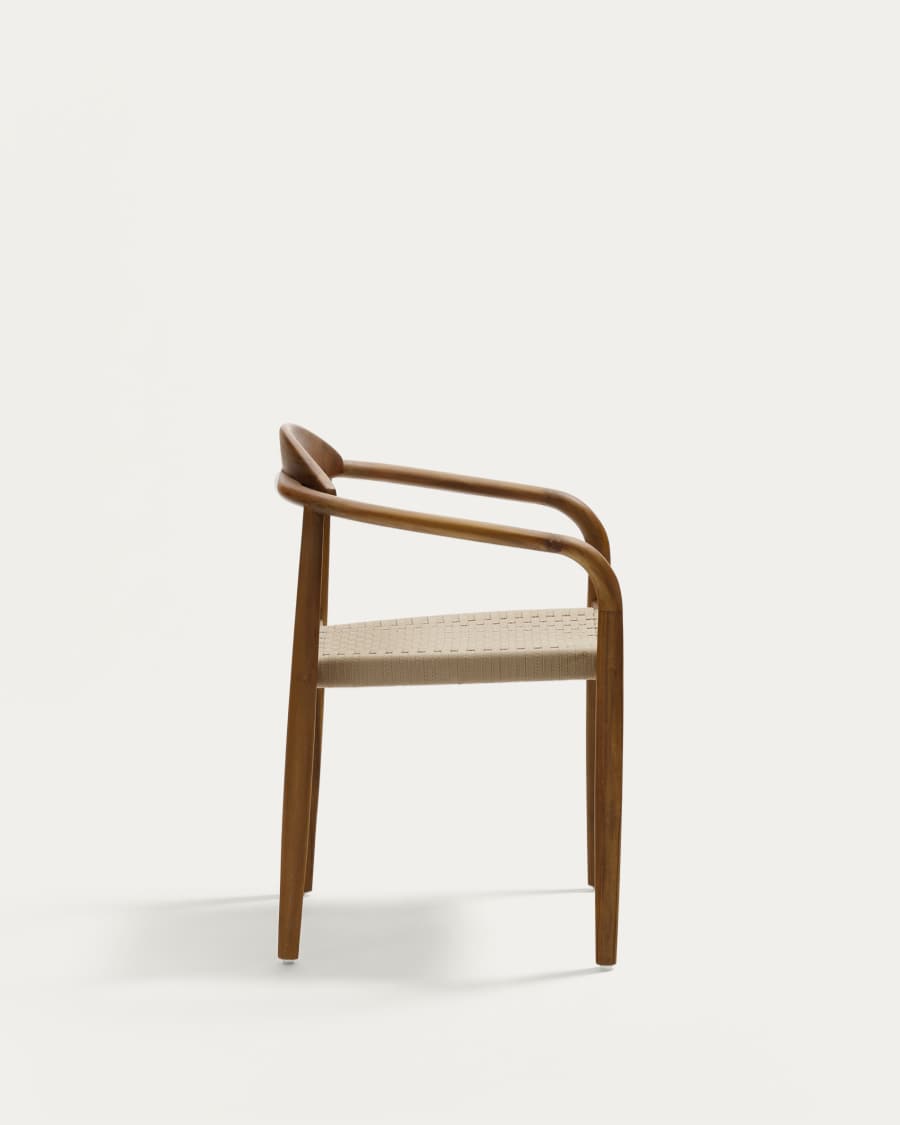 Nina stoel in massief acaciahout met walnoten afwerking en beige to uw FSC 100%