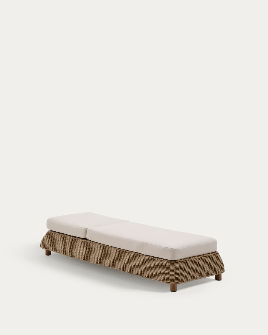 Meria sun lounger in synthetic rattan with FSC 100% solid acacia wood legs