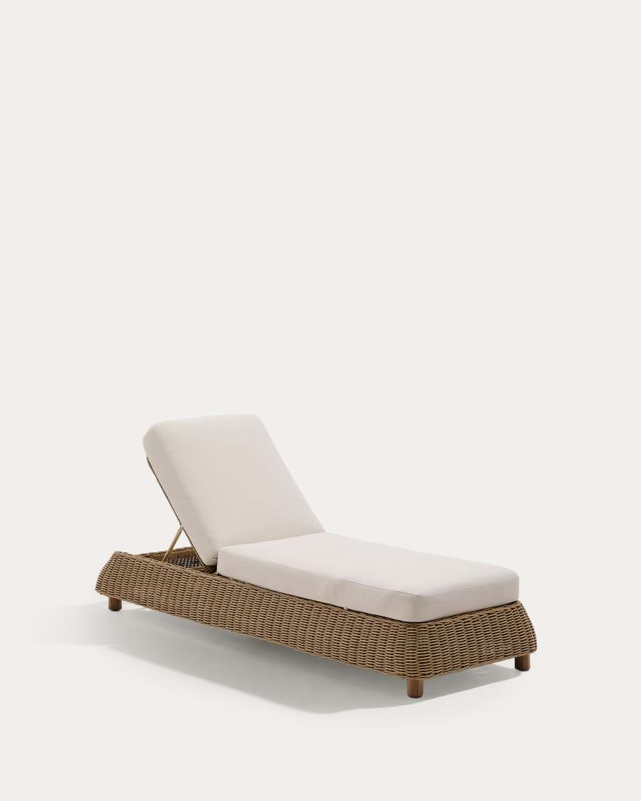 Meria sun lounger in synthetic rattan with FSC 100% solid acacia wood legs