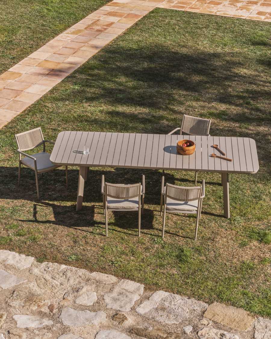 Izola extendable outdoor table in aluminium with taupe finish 220 (280) x 100 cm