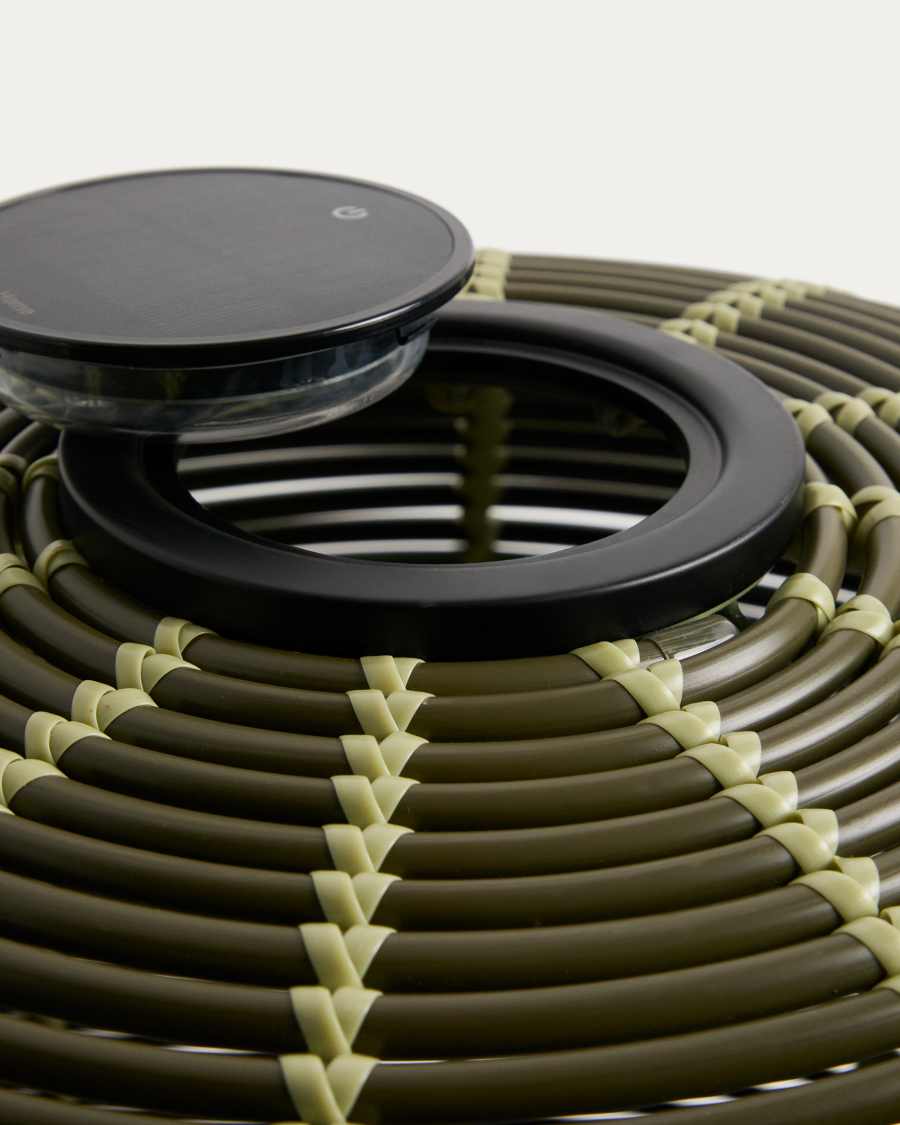 Ηλιακό επιτραπέζιο φωτιστικό εξωτερικού χώρου Garoina LED σε πράσινο συνθετικό ρατάν Ø50 εκ