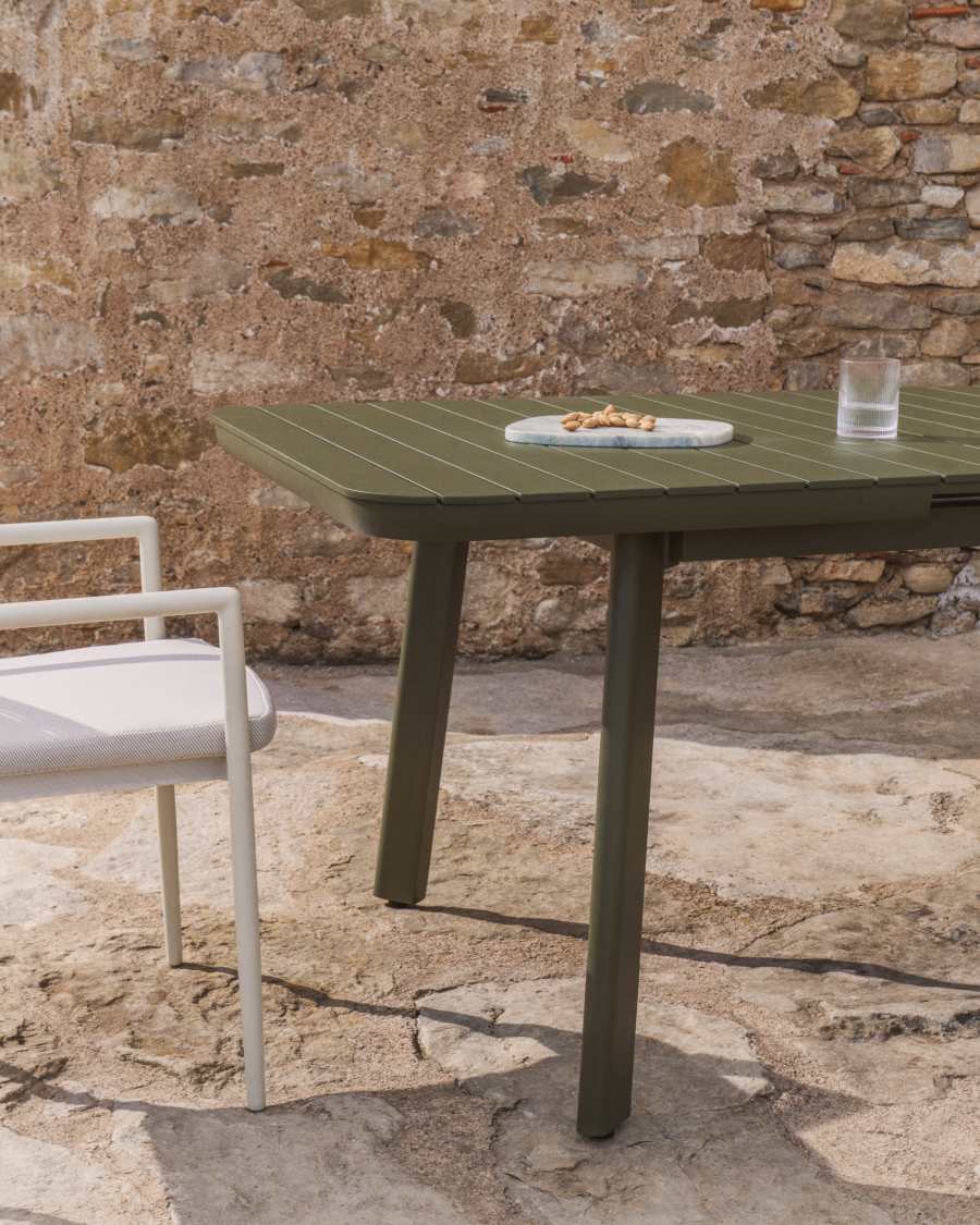 Izola extendable outdoor table in aluminium with green finish 185 (235) x 100cm