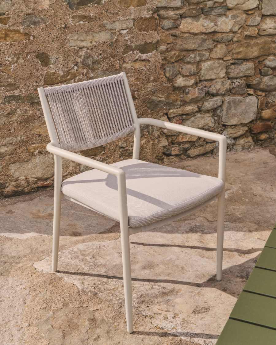 Argasi stackable outdoor chair in ecru aluminium and grey synthetic rope cord
