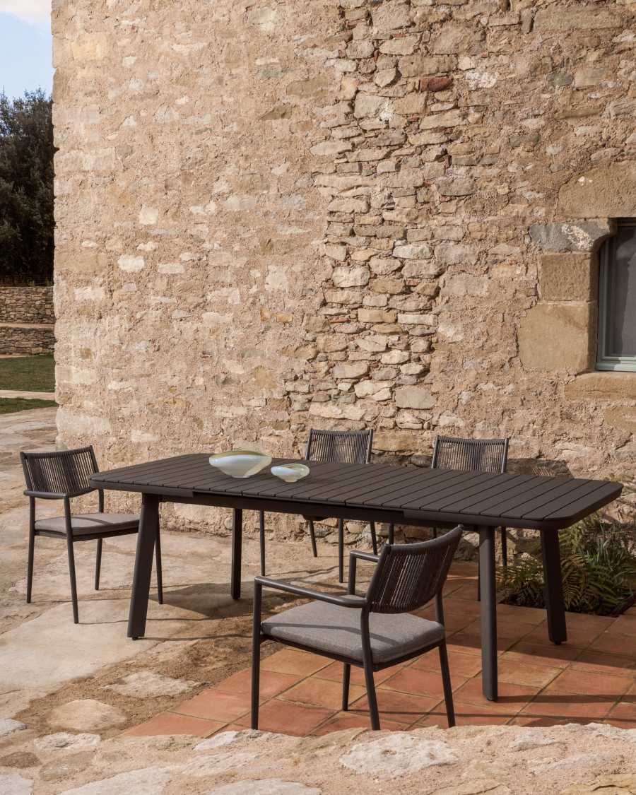 Izola extendable outdoor table in aluminium with graphite finish 185 (235) x 100cm