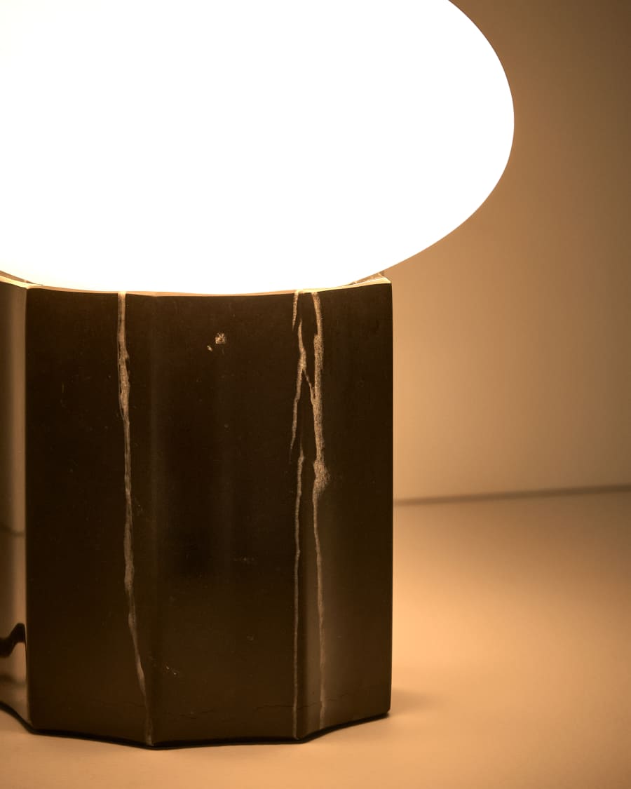 Lampe de table Idela en verre fumé et marbre noir Ø 15 cm