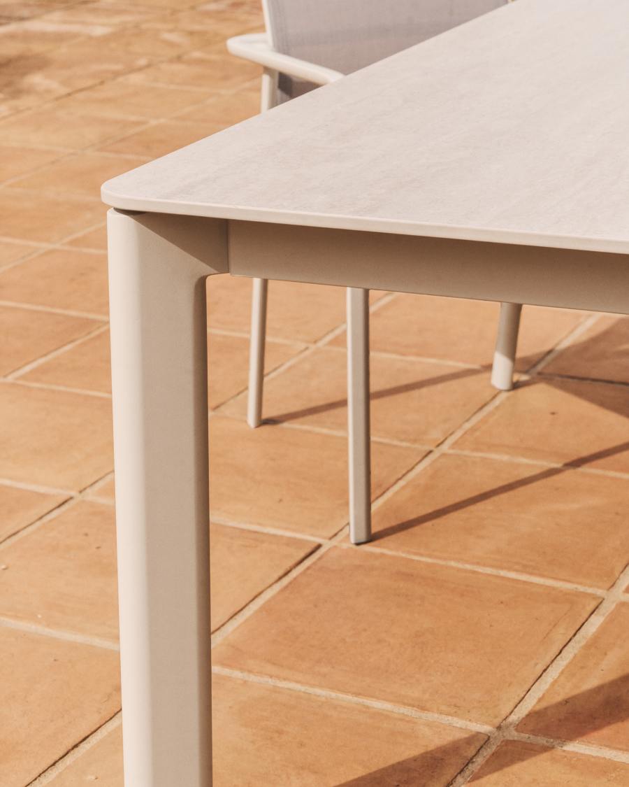 Τραπέζι Anafi από συνθετικό πέτρωμα και μπεζ αλουμίνιο 140 x 80 εκ