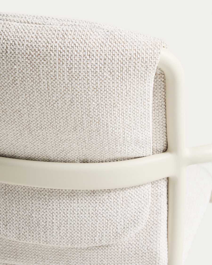 Set Livorno extendable table beige aluminium with wood-effect legs and 6 Linosa stackable chairs ecru aluminium with beige cushion 205(287)x100 cm