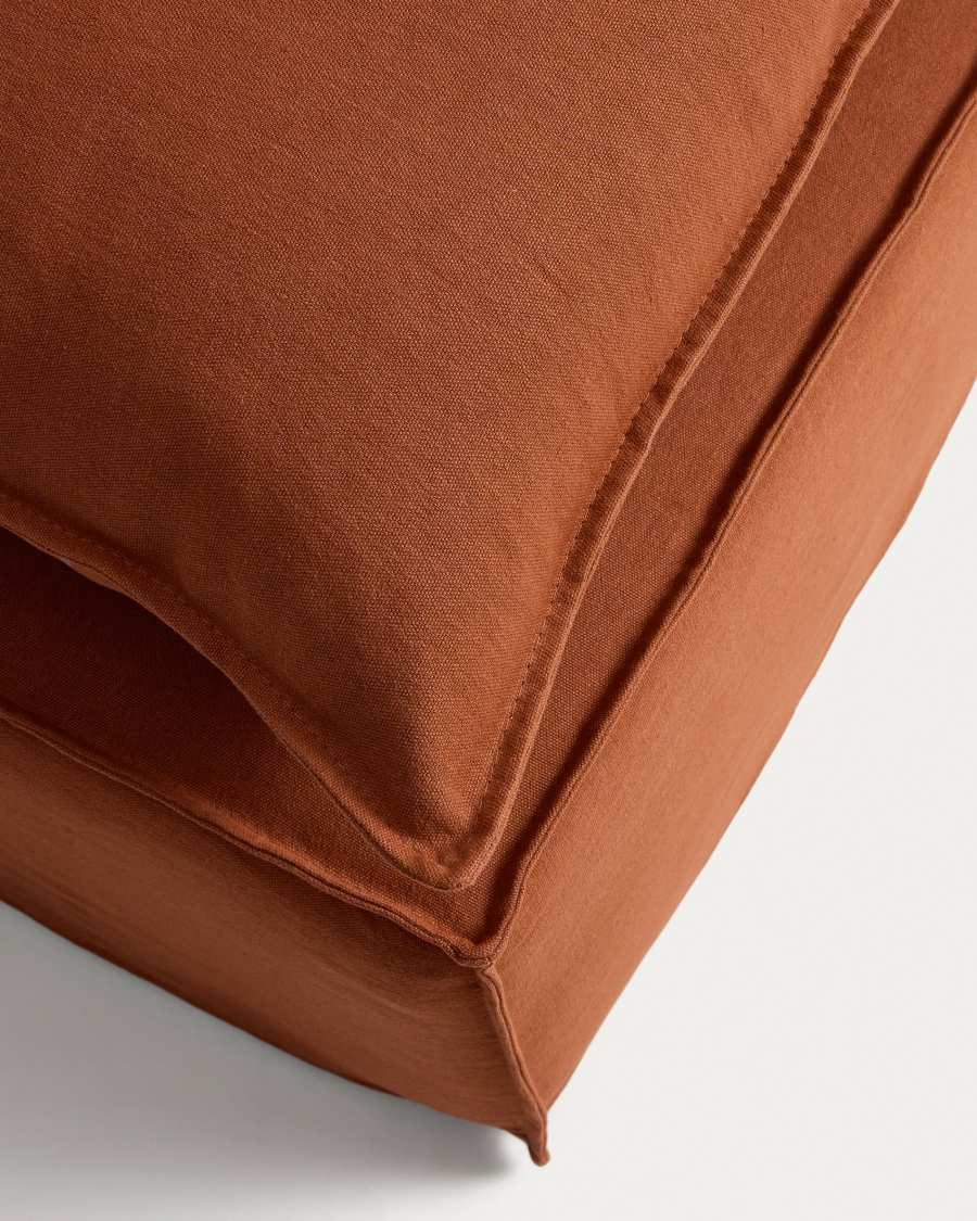 Fußablage Anarela mit abnehmbarem Bezug und Kissen aus Leinen in Terrakotta, 80 x 80 cm, FSC Mix Credit