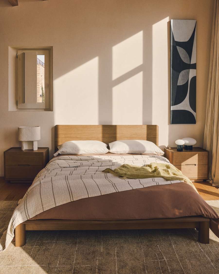 Arelida bed made of oak veneer and solid oak wood with light brown finish for 180 x 200cm mattress