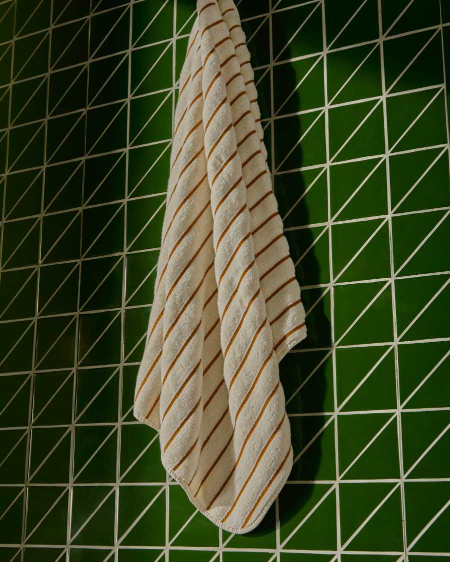 Dorane 100% cotton towel with orange stripes 70 x 140cm