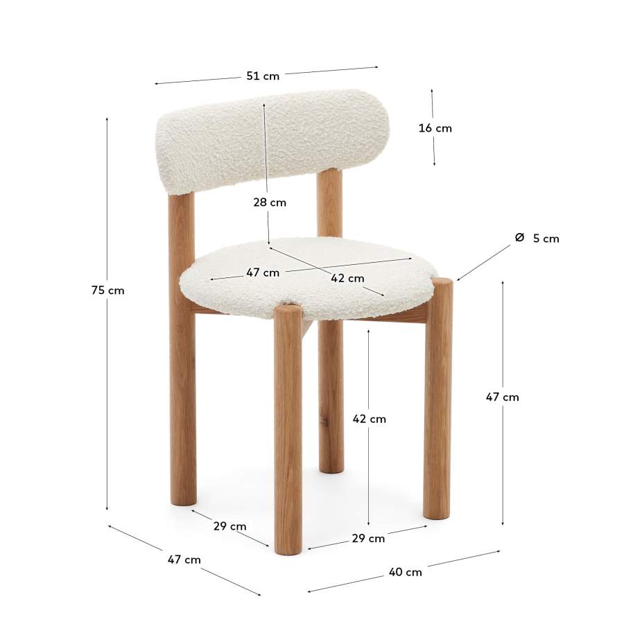 Nebai chair in white bouclé and solid oak wood structure with natural finish
