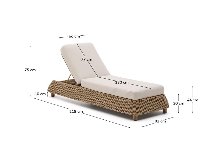 Meria sun lounger in synthetic rattan with FSC 100% solid acacia wood legs