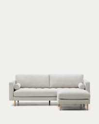 Sofá Debra 3 plazas con reposapiés de chenilla perla y patas con acabado natural 222 cm FSC Mix Credit