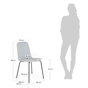 Cadeira cinza e chapa de carvalho com acabamento natural - tamanhos