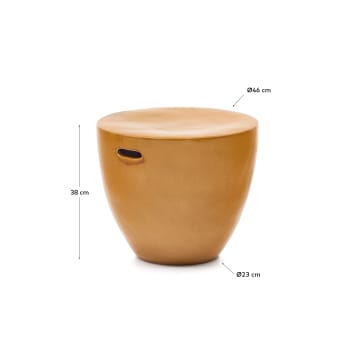 Tavolino da appoggio per esterni Mesquida in ceramica con finitura smaltata in color senap - dimensioni